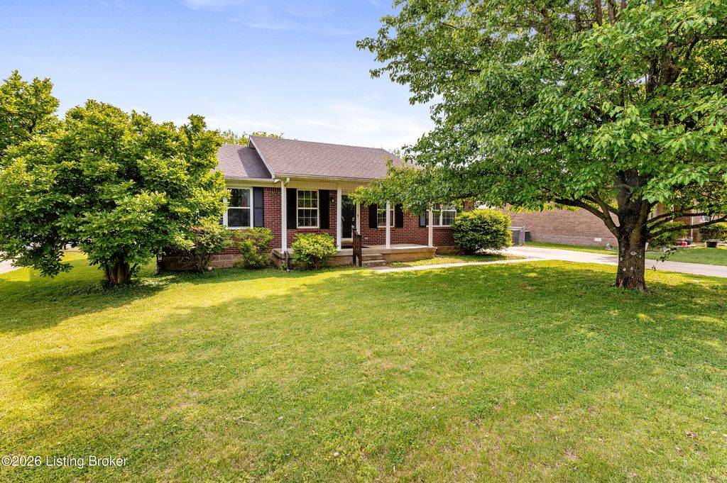 Photo of 110 Quiet Spring Dr, Bardstown, KY 40004 (MLS # 1716266)