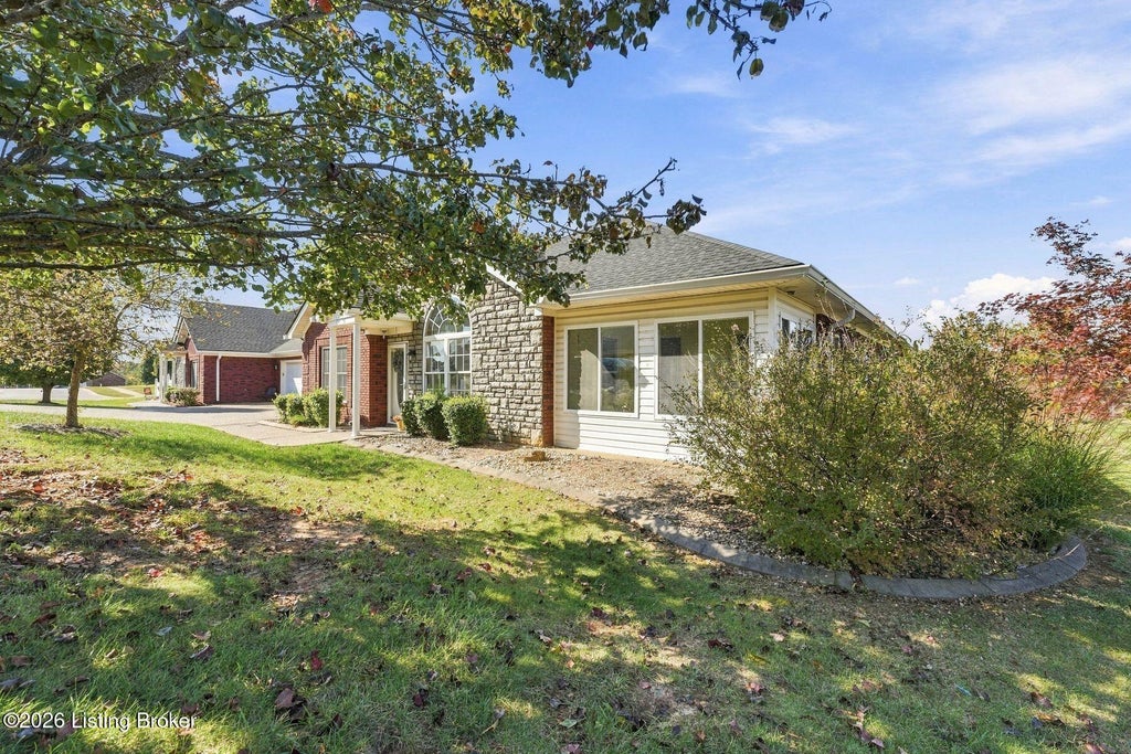 Photo of 242 Adrian Ave, Mt Washington, KY 40047 (MLS # 1732829)