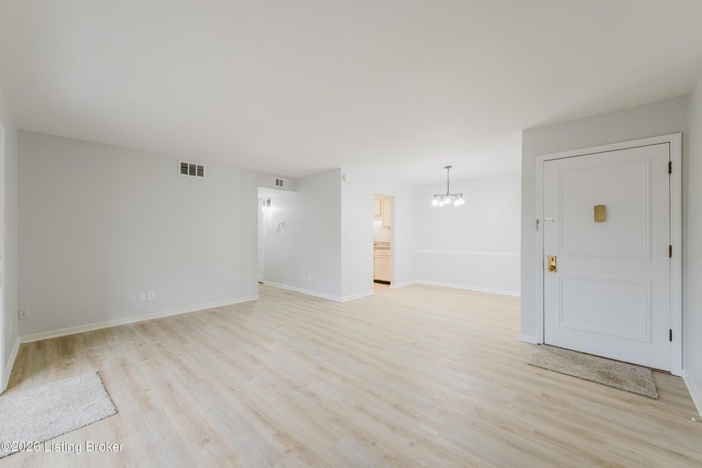 Photo of 802 Highwood Dr, Louisville, KY 40206 (MLS # 1710030)