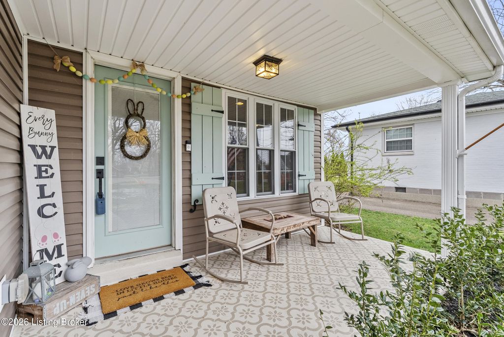 Photo of 8117 St Andrews Church Rd, Louisville, KY 40258 (MLS # 1711670)