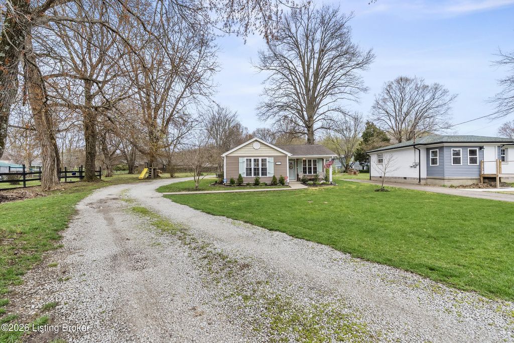 Photo of 8117 St Andrews Church Rd, Louisville, KY 40258 (MLS # 1711670)