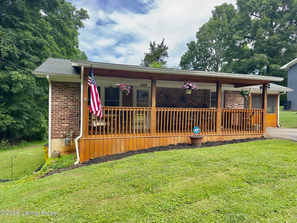 Photo of 1109 Evelyn Dr, Radcliff, KY 40160 (MLS # 1720223)