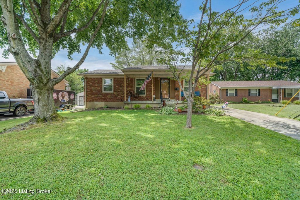 Photo of 8106 Carnes Dr, Louisville, KY 40219 (MLS # 1705887)