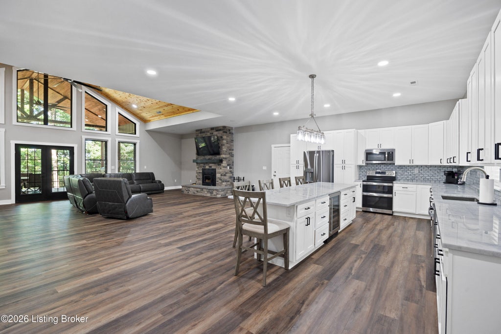 Photo of 457 Ponderosa Pl, Shepherdsville, KY 40165 (MLS # 1732747)