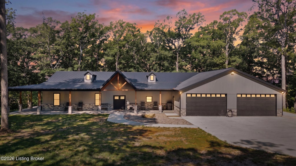 Photo of 457 Ponderosa Pl, Shepherdsville, KY 40165 (MLS # 1732747)