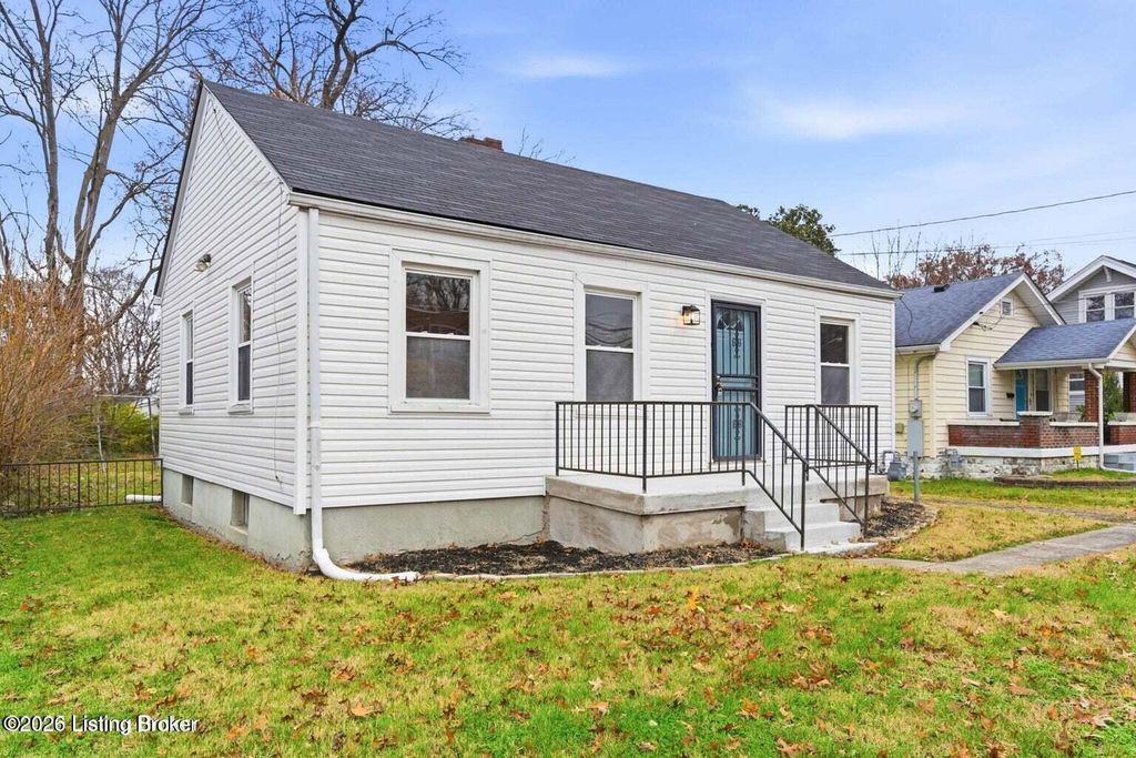 Photo of 1119 W Ashland Ave, Louisville, KY 40215 (MLS # 1709865)