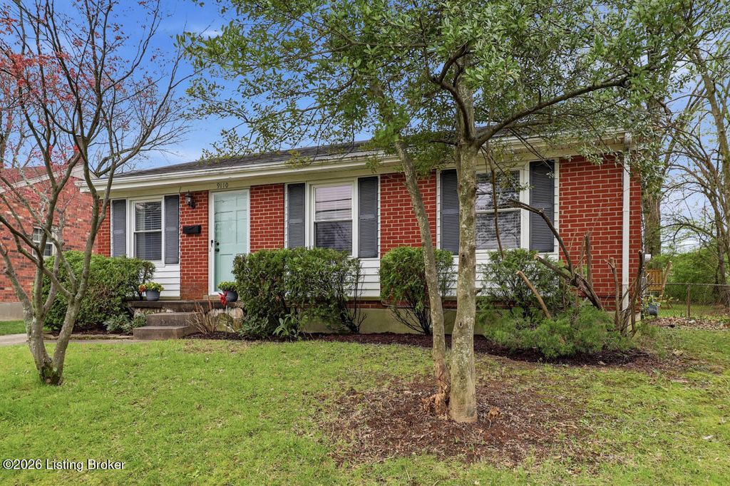 Photo of 9110 Farnham Dr, Louisville, KY 40242 (MLS # 1712981)