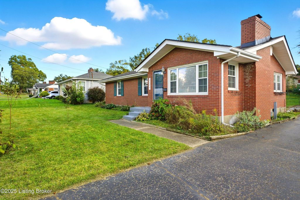 Photo of 4606 Miles Ln, Louisville, KY 40219 (MLS # 1701659)