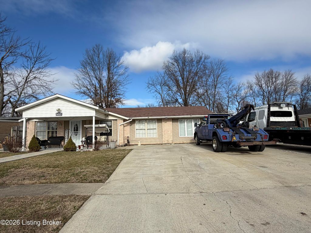 Photo of 5003 Runic Way, Louisville, KY 40218 (MLS # 1707255)