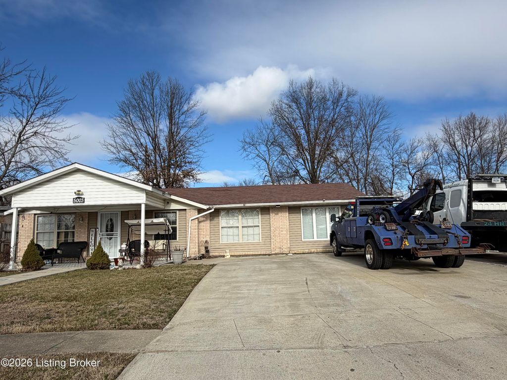 Photo of 5003 Runic Way, Louisville, KY 40218 (MLS # 1707255)