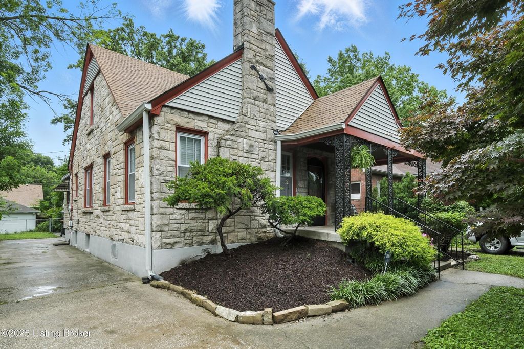 Photo of 4513 Jewell Ave, Louisville, KY 40212 (MLS # 1707016)