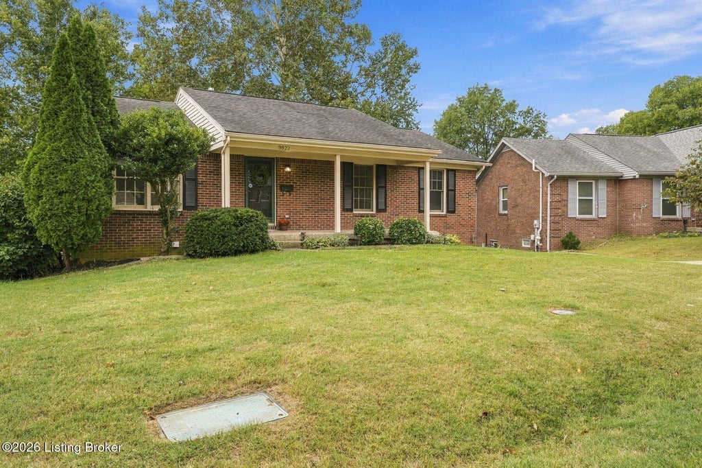 Photo of 3322 Breaux Dr, Louisville, KY 40220 (MLS # 1729838)