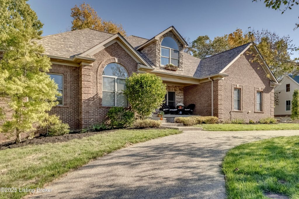 Photo of 279 Persimmon Ridge Dr, Louisville, KY 40245 (MLS # 1717827)
