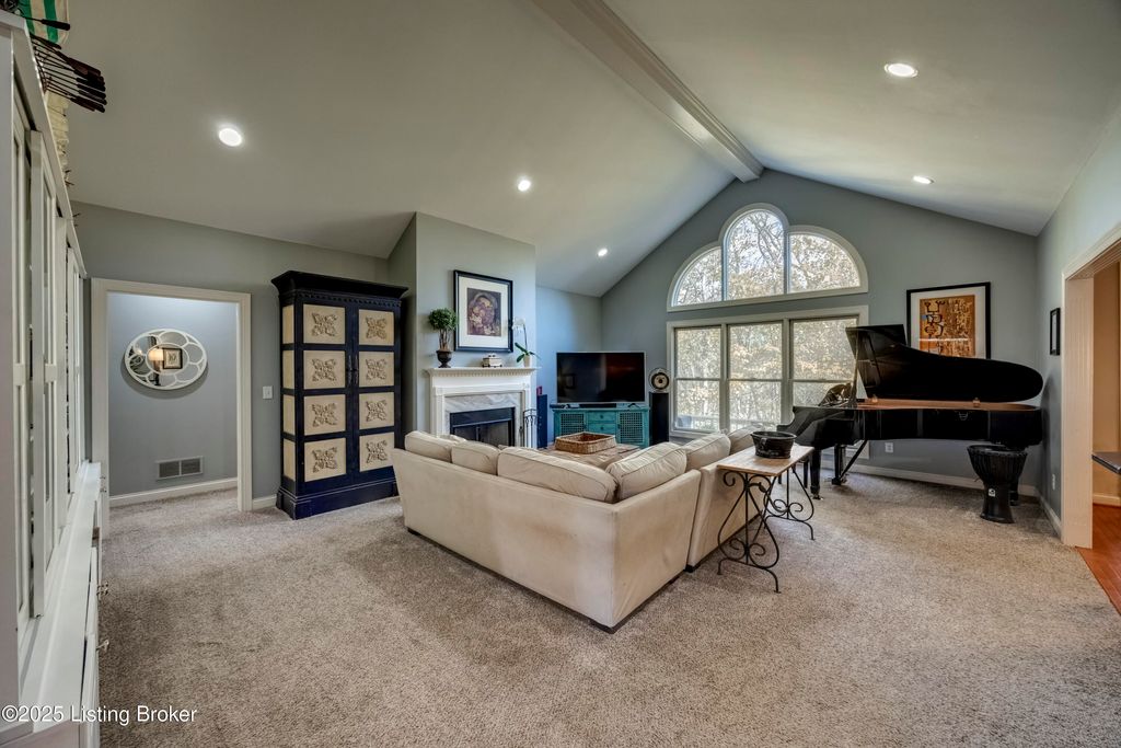 Photo of 279 Persimmon Ridge Dr, Louisville, KY 40245 (MLS # 1717827)