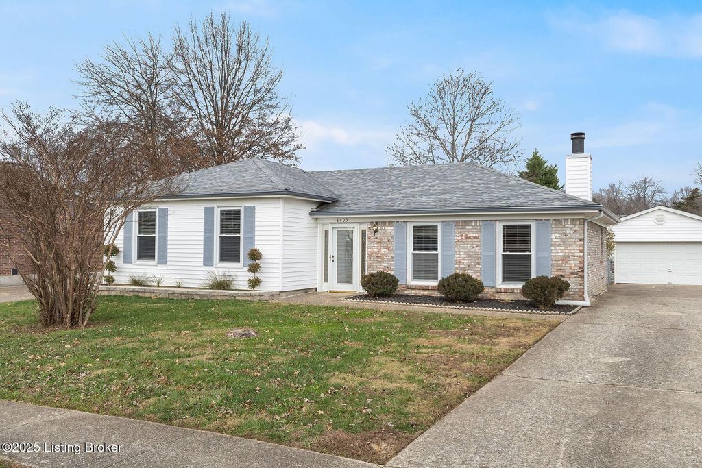 Photo of 8405 Fernview Dr, Louisville, KY 40291 (MLS # 1704631)