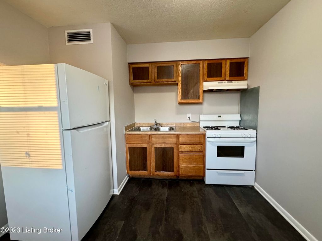 Photo of 6807 Crestview Dr, Crestwood, KY 40014 (MLS # 1707335)