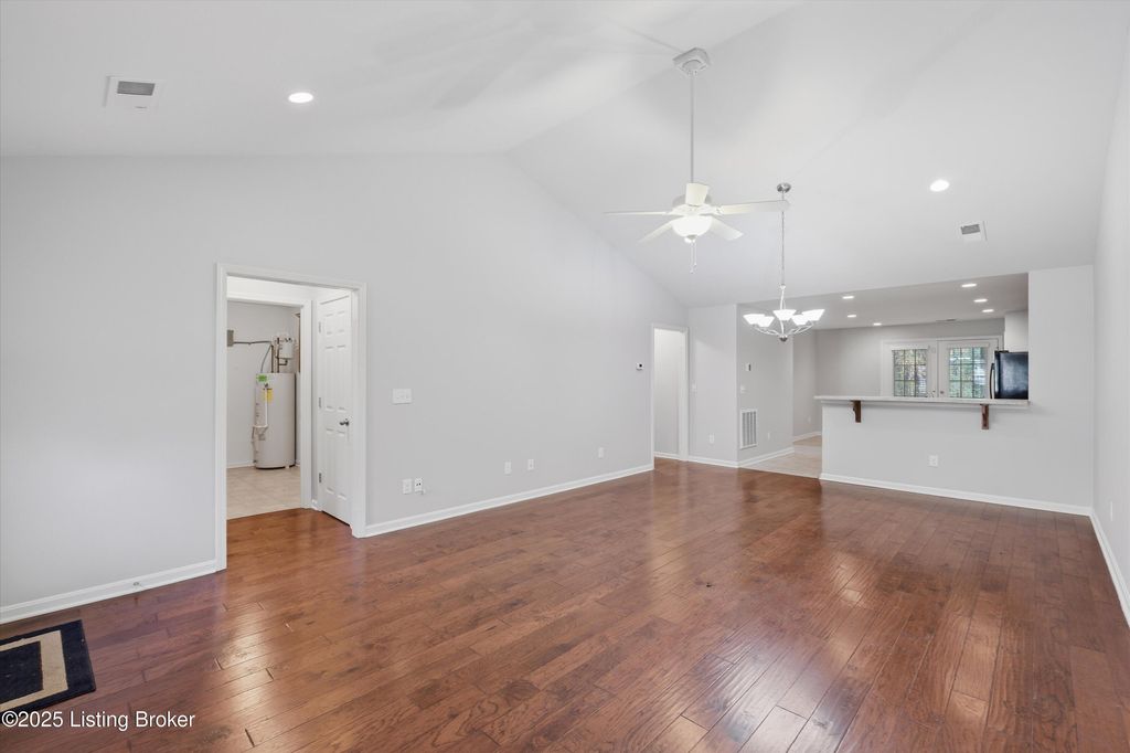 Photo of 6704 Renate Rd, Louisville, KY 40291 (MLS # 1702260)