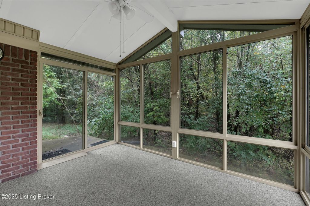 Photo of 6704 Renate Rd, Louisville, KY 40291 (MLS # 1702260)