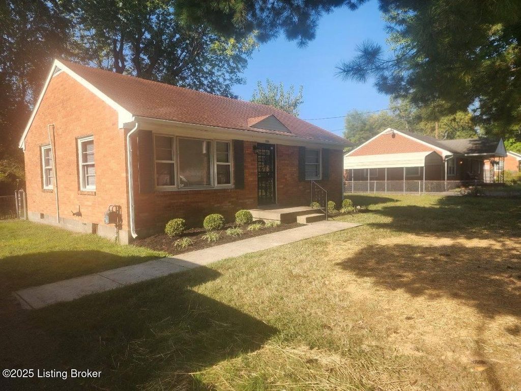 Photo of 5534 Cartledge Ct, Louisville, KY 40214 (MLS # 1710401)