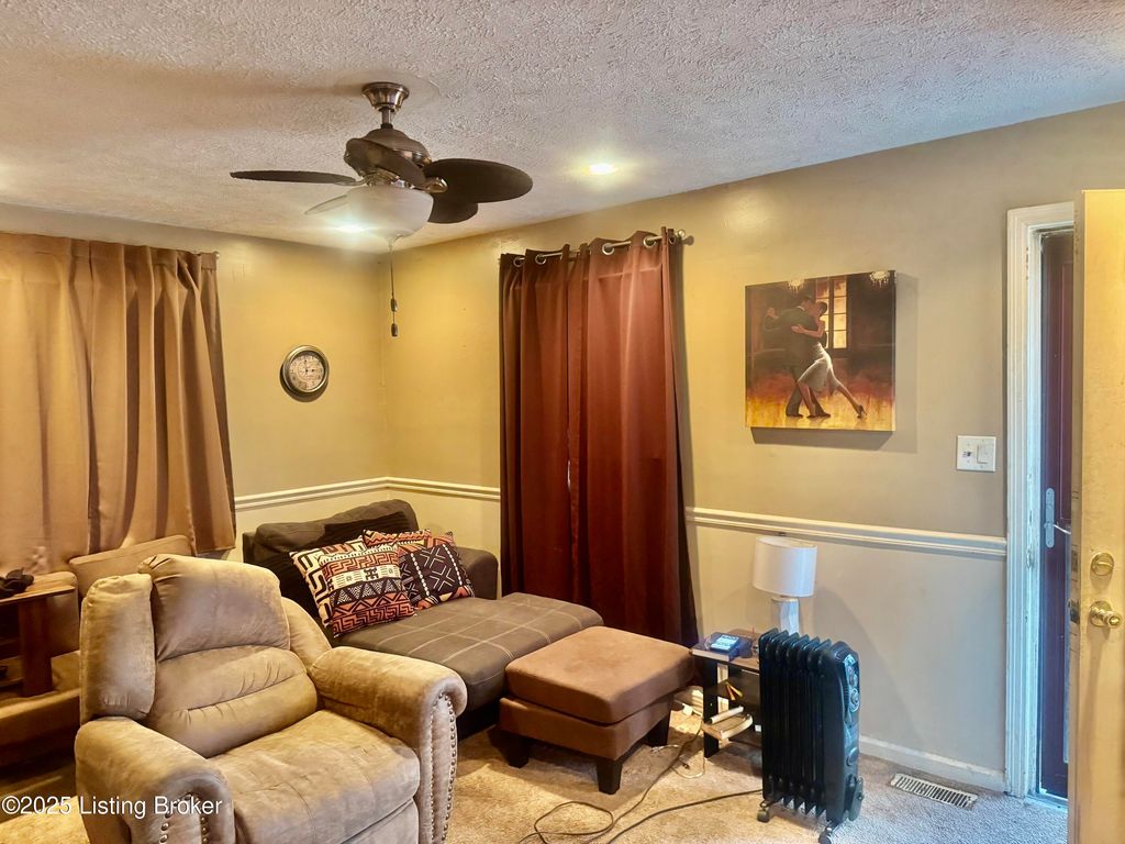 Photo of 3441 Glendale Ave, Louisville, KY 40215 (MLS # 1704907)