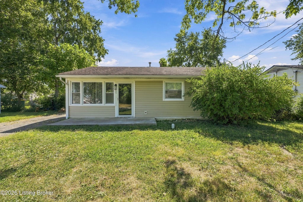 Photo of 4406 Shasta Trail, Louisville, KY 40213 (MLS # 1730467)
