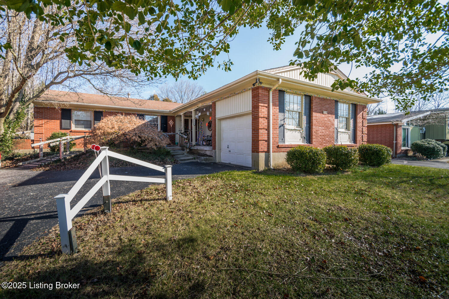 2313 Langdon Dr, Louisville, Kentucky image 2