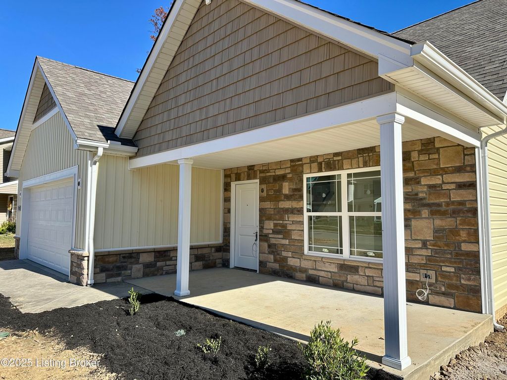 Photo of 124 CORAL RIDGE Way, Hillview, KY 40229 (MLS # 1703601)