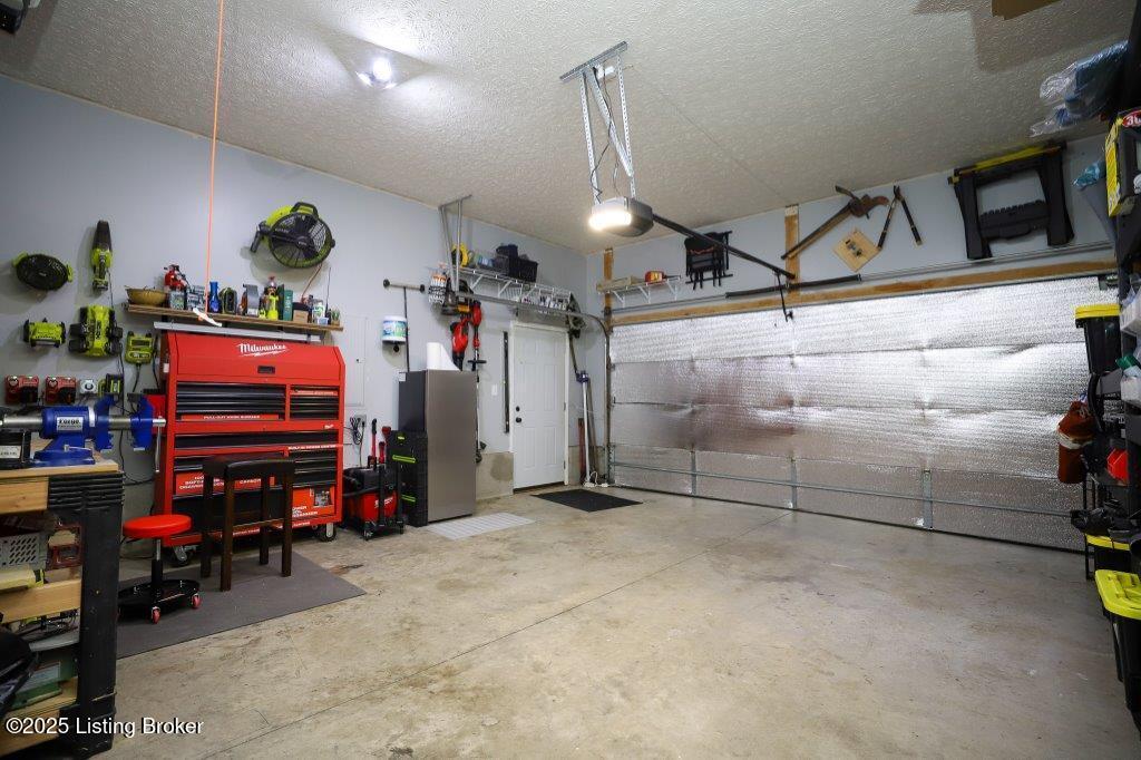 175 N Crooked Oak Ct, Shepherdsville, Pennsylvania image 32