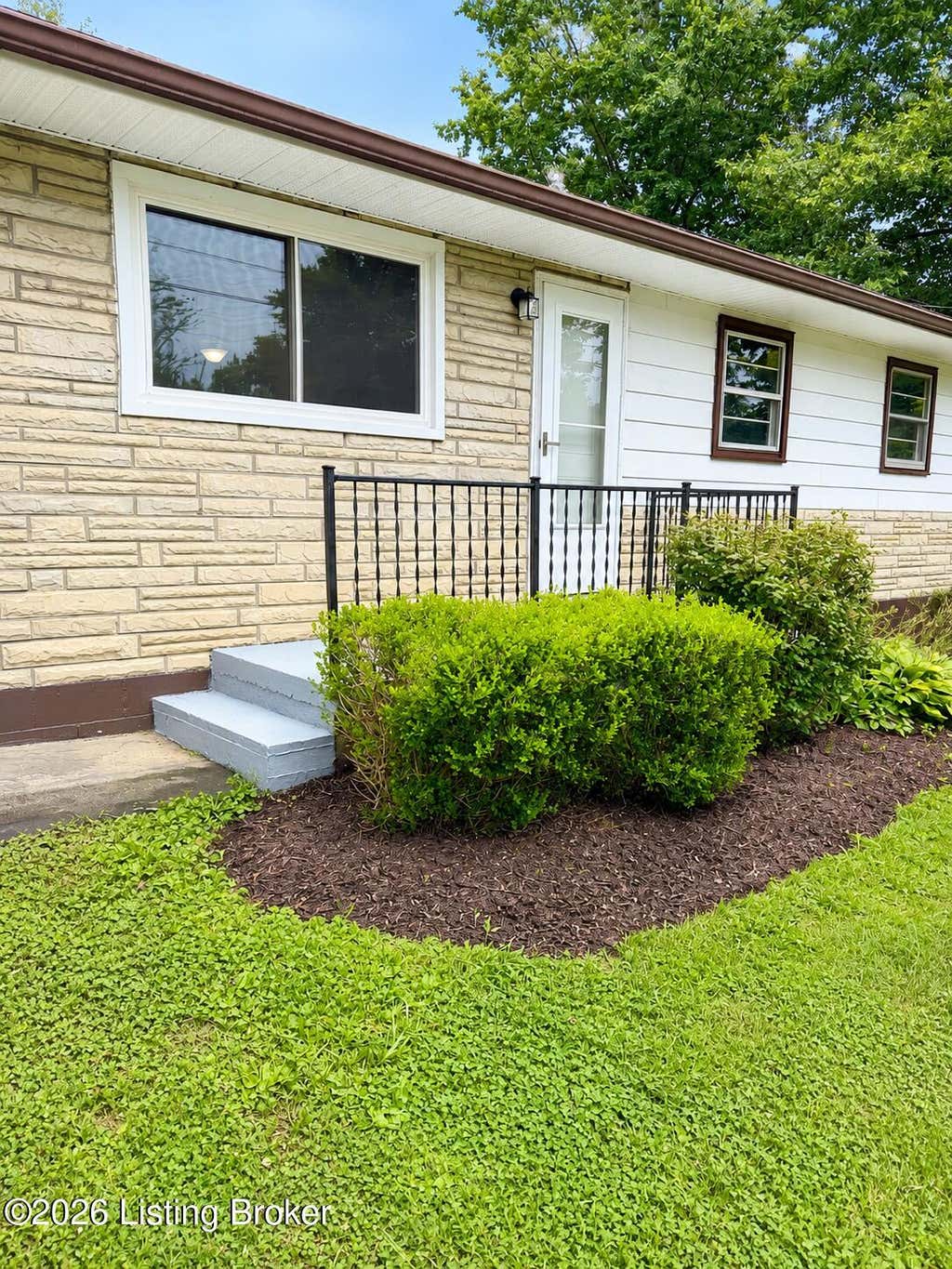 Photo of 1740 Cherry Ln, Shelbyville, KY 40065 (MLS # 1724451)