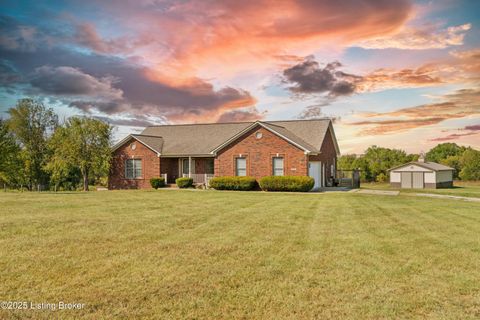 Photo of 650 Buckley Ln, Shelbyville, KY 40065 (MLS # 1704532)