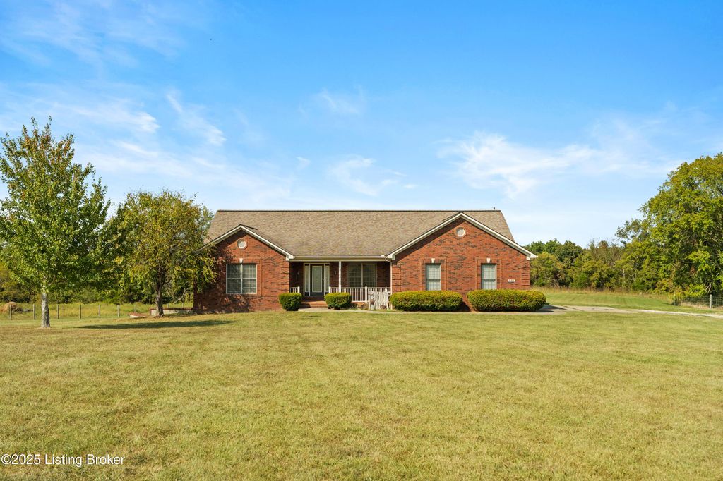 Photo of 650 Buckley Ln, Shelbyville, KY 40065 (MLS # 1704532)