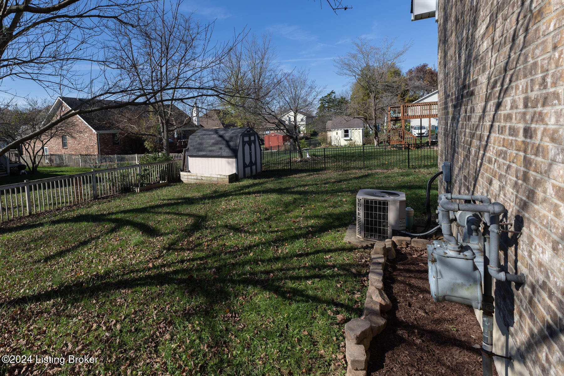 9539 Poplar Hill Dr, Crestwood, Kentucky image 30
