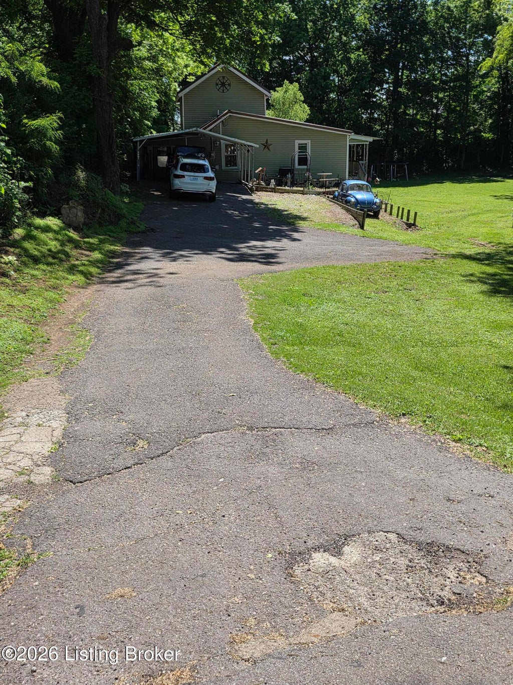 Photo of 3981 Woodlawn Rd, Bardstown, KY 40004 (MLS # 1716877)
