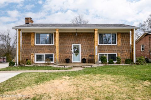 Photo of 3814 Iron Horse Way, Louisville, KY 40272 (MLS # 1706701)