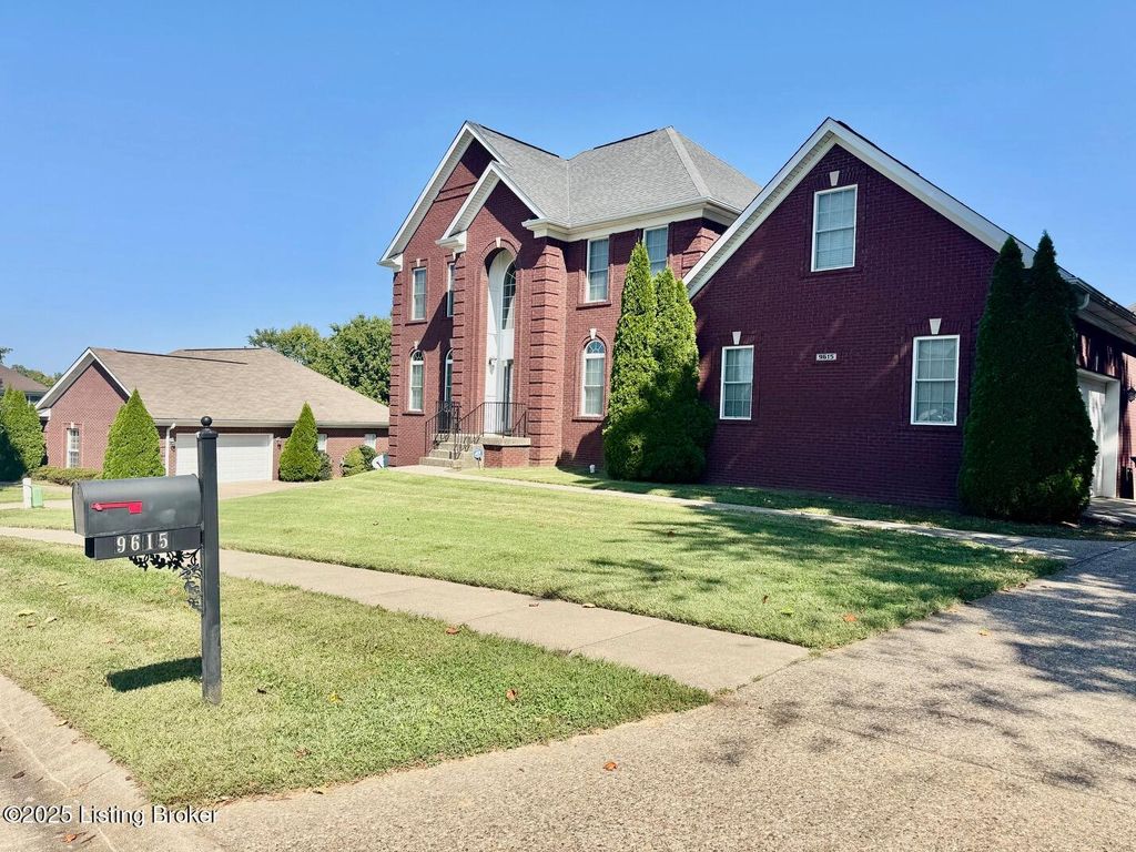 Photo of 9615 Keeling Ridge Rd, Louisville, KY 40291 (MLS # 1708197)