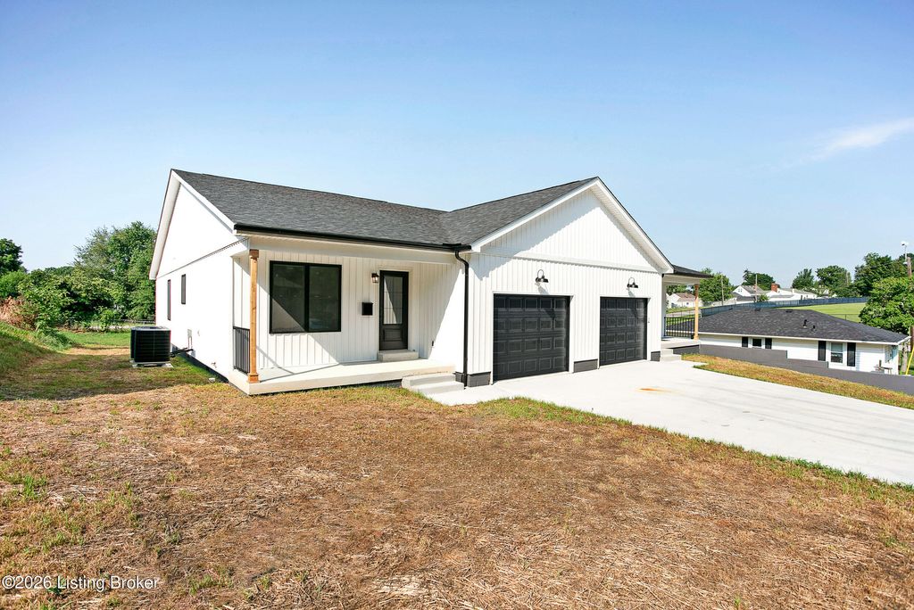 Photo of 310 Jefferson St #A/B, Elizabethtown, KY 42701 (MLS # 1709658)