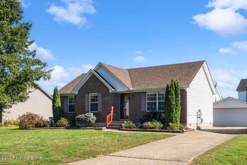 Photo of 222 Dogwood Run, Shepherdsville, KY 40165 (MLS # 1700501)