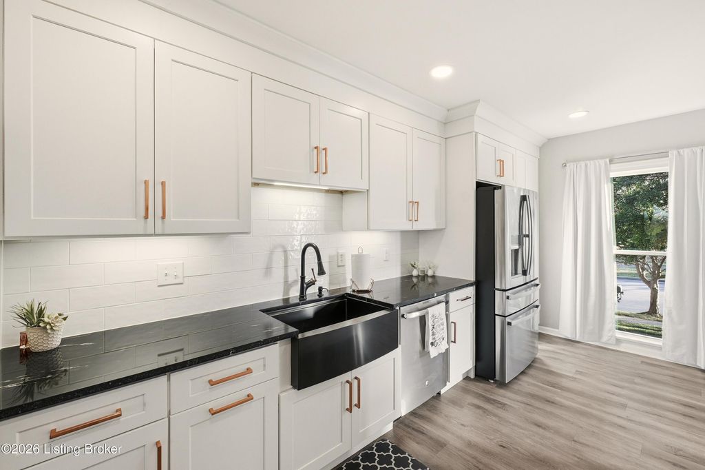 Photo of 6718 Deep Creek Dr, Prospect, KY 40059 (MLS # 1707624)