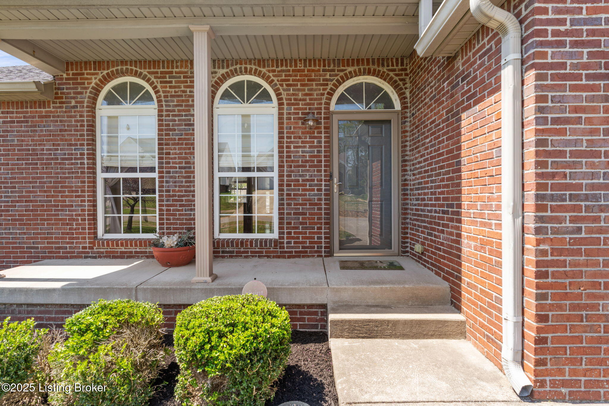 7204 Astin Ct, Louisville, Kentucky image 3
