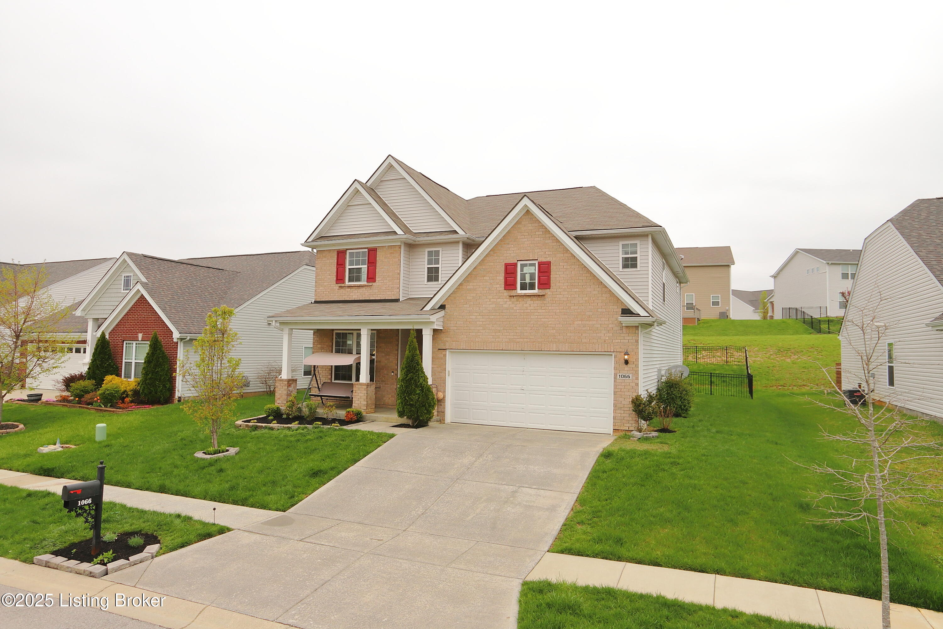 1066 Autumn Crest Ln, Louisville, Pennsylvania image 3