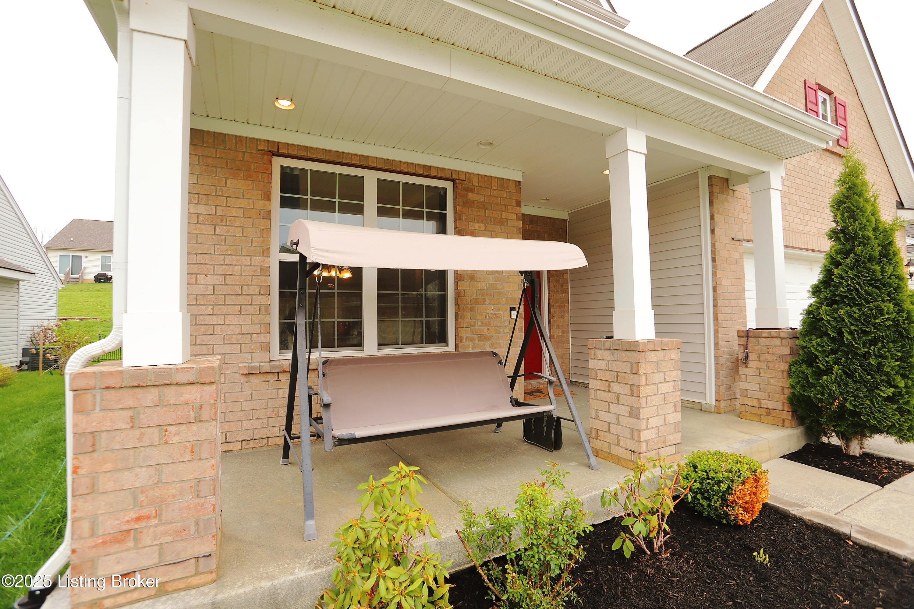 1066 Autumn Crest Ln, Louisville, Pennsylvania image 6