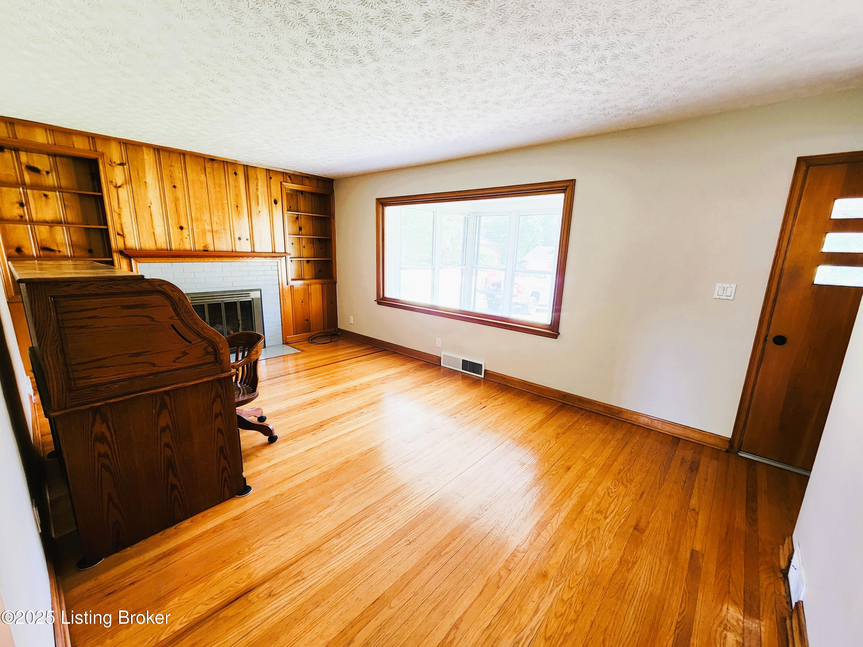 3906 Valley Station Rd, Louisville, Kentucky image 8