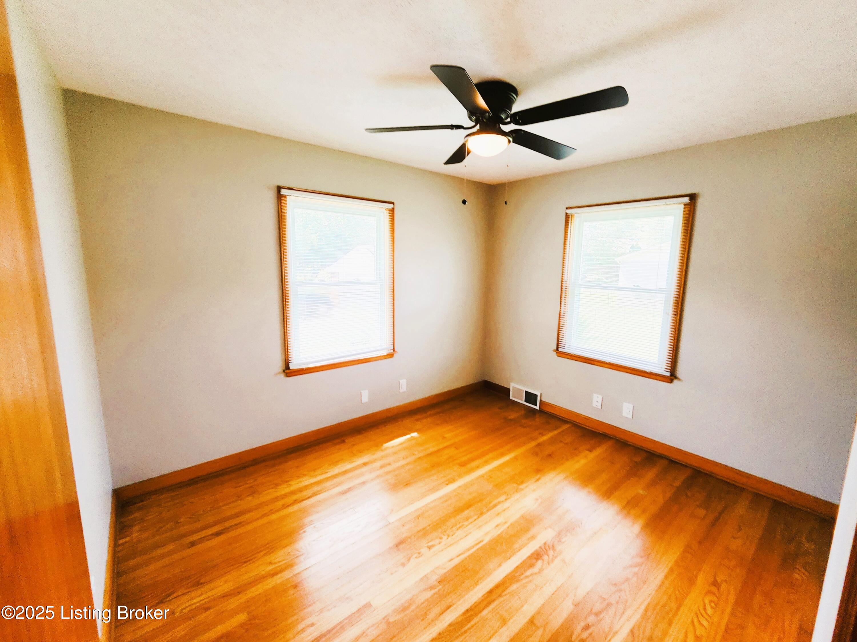 3906 Valley Station Rd, Louisville, Kentucky image 11