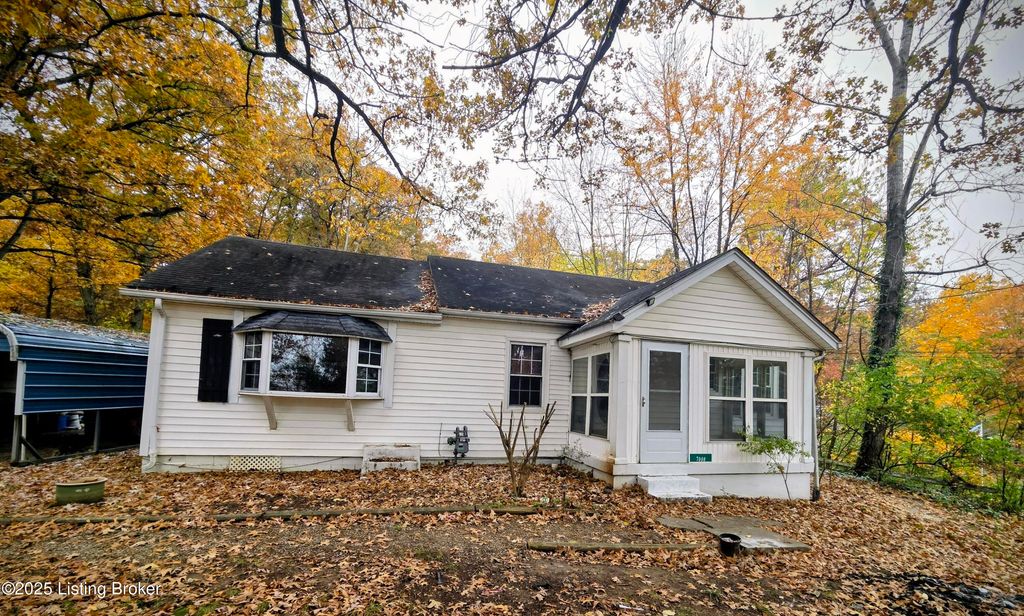 Photo of 7008 Homestead Dr, Louisville, KY 40214 (MLS # 1704088)