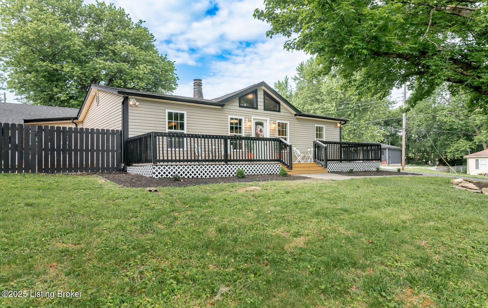 905 Trout Ln, Shelbyville, Kentucky image 2