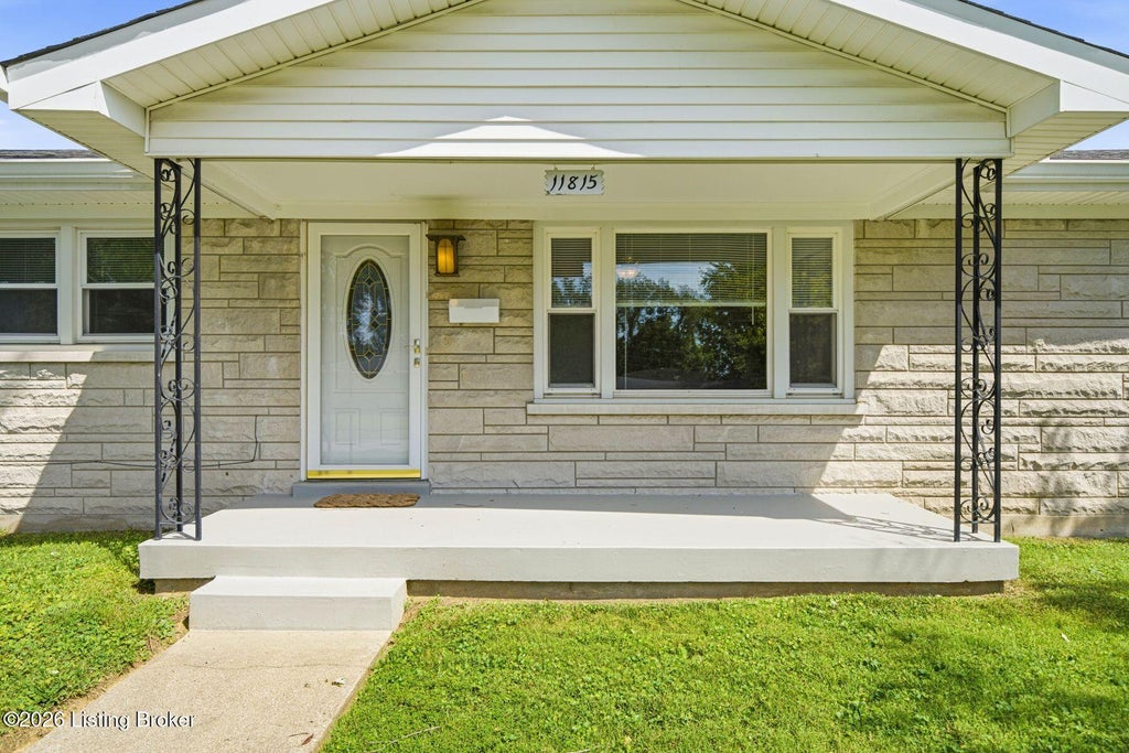 Photo of 11815 Mahogany Dr, Louisville, KY 40272 (MLS # 1726995)