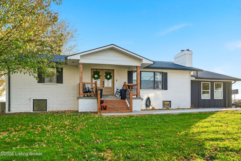 Photo of 725 Sunnyside Rd, Eminence, KY 40019 (MLS # 1703996)