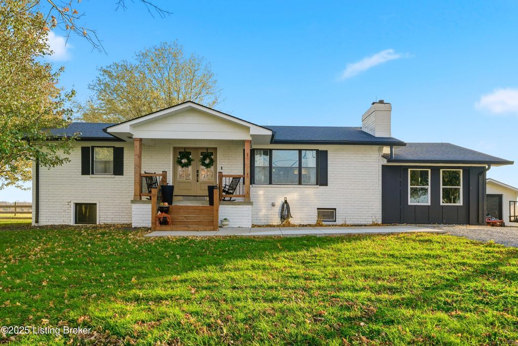 Photo of 725 Sunnyside Rd, Eminence, KY 40019 (MLS # 1703996)