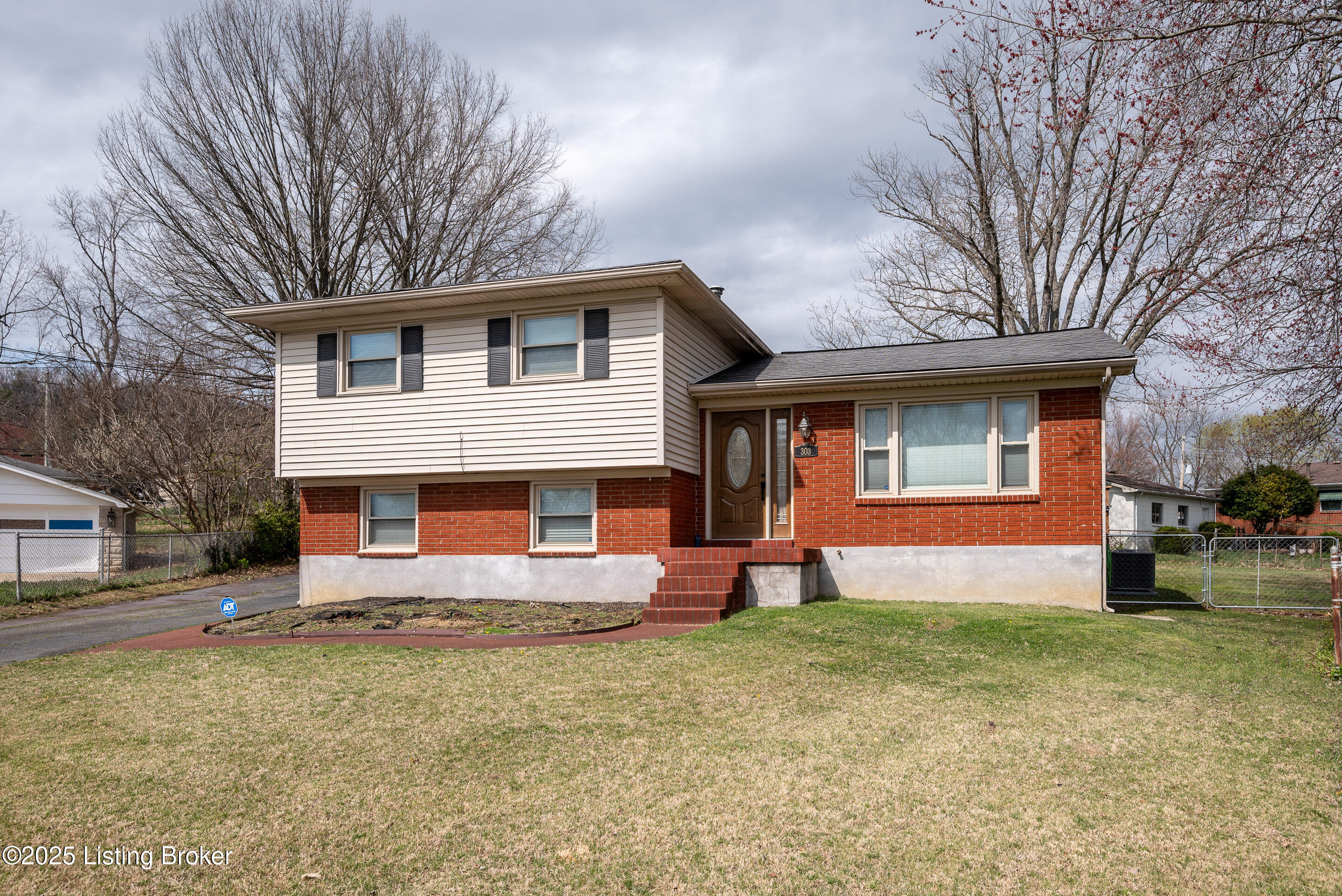 303 Appomattox Rd, Louisville, Pennsylvania image 2