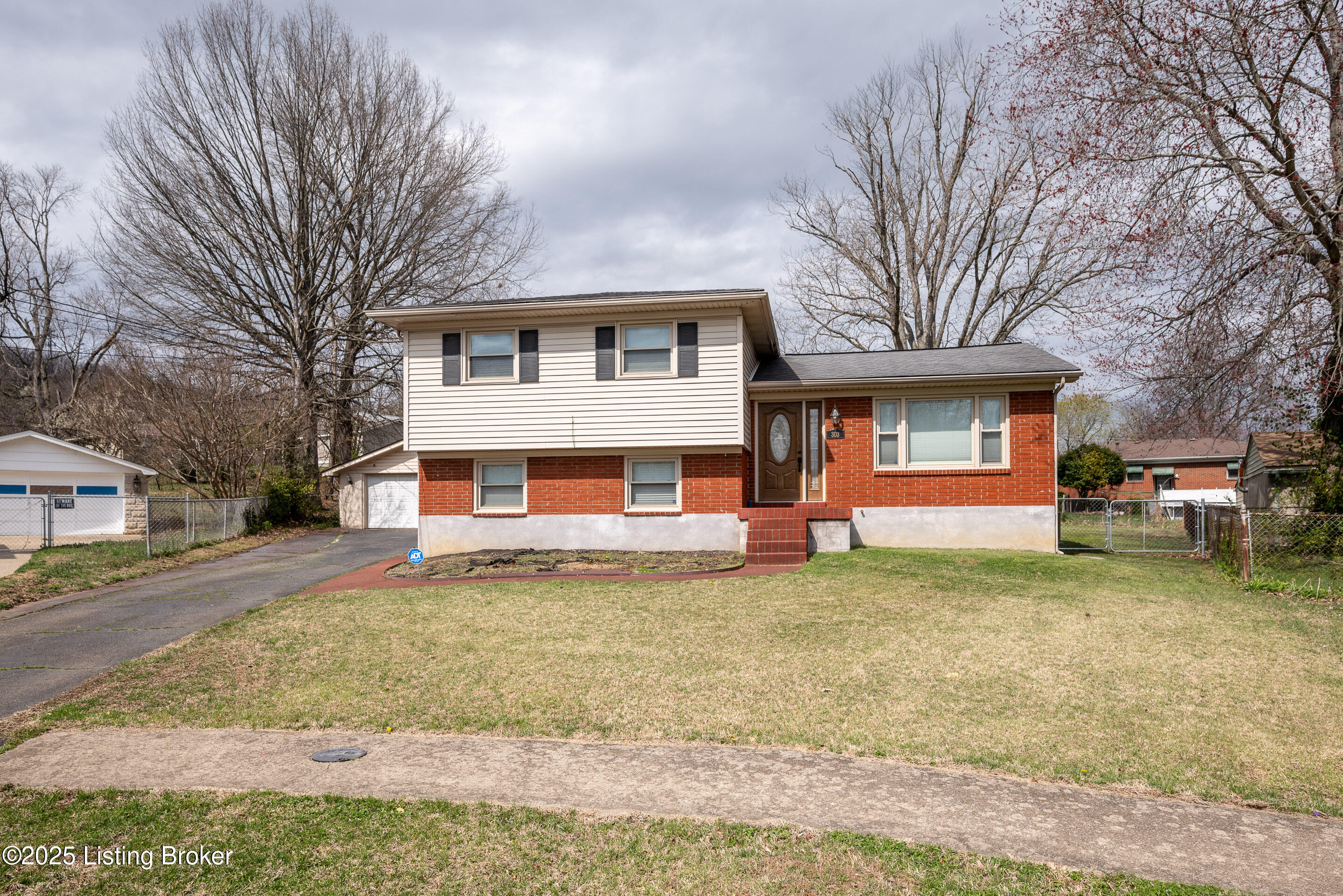 303 Appomattox Rd, Louisville, Pennsylvania image 3